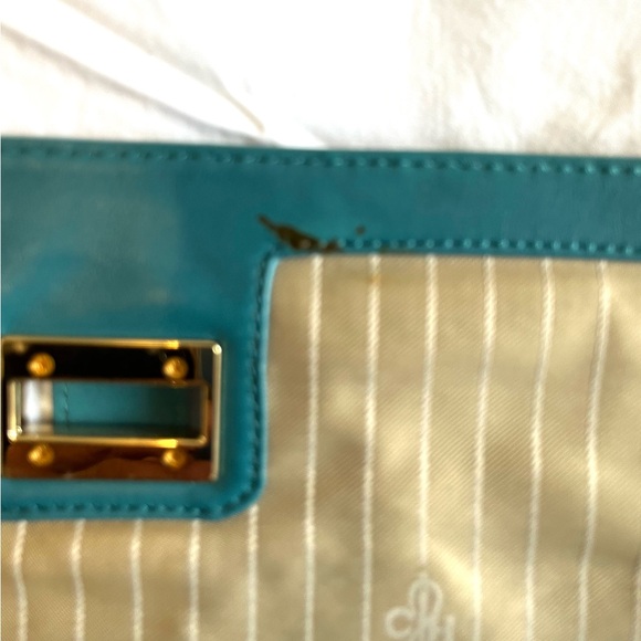 ๐๐๐๐ผCole Haan Clutch in a muted Turquoise ๐คฉ - Picture 3 of 7